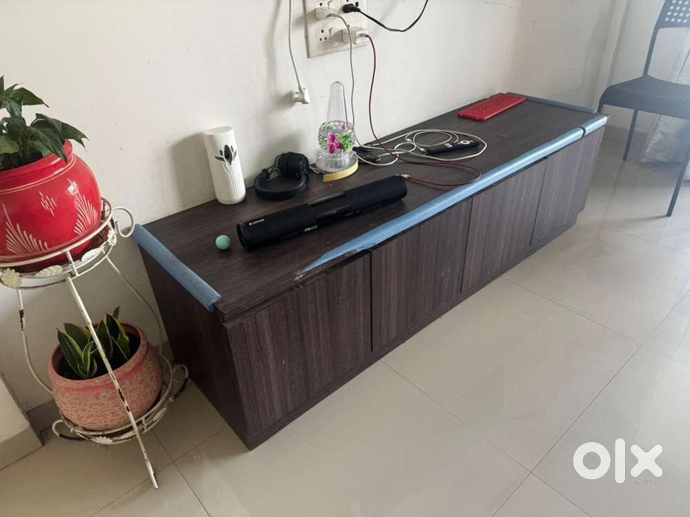 Wooden wardrobe,, tv unit,,Split AC, shoe rack