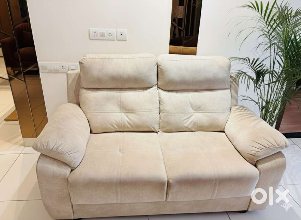 Excellent condition branded sofa bought from looking good furniture
