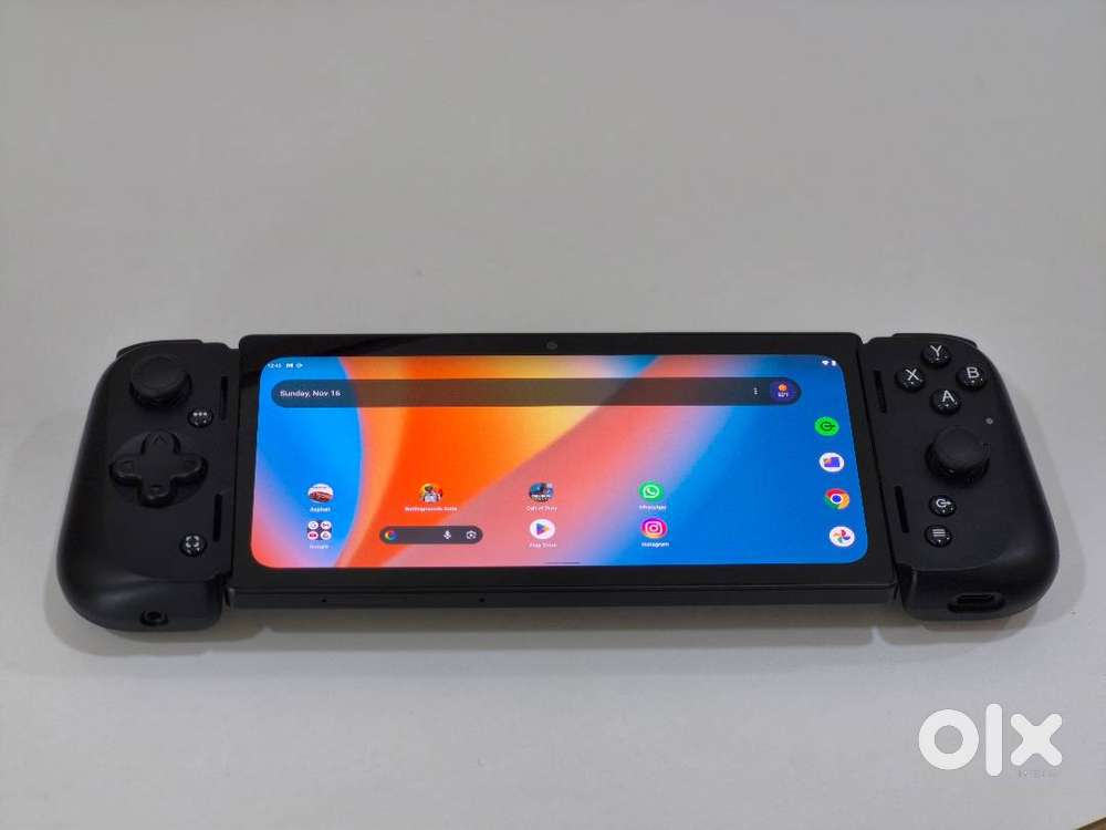 Razer Edge - Android Gaming Handheld with Kishi V2 Pro Controller (Qua