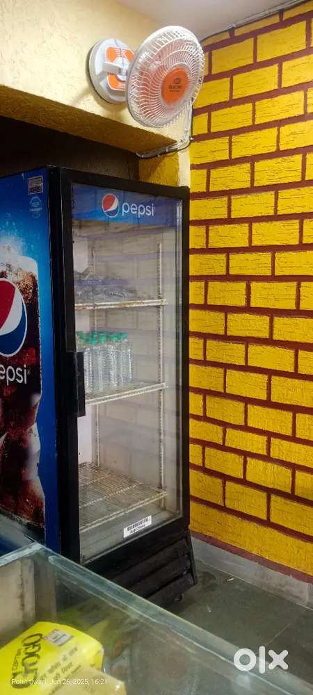 होटल या रेस्टोरेंट से संबंधित समान है।