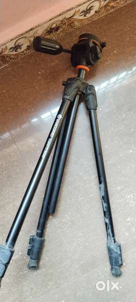 camera stand 4'‘5  feet