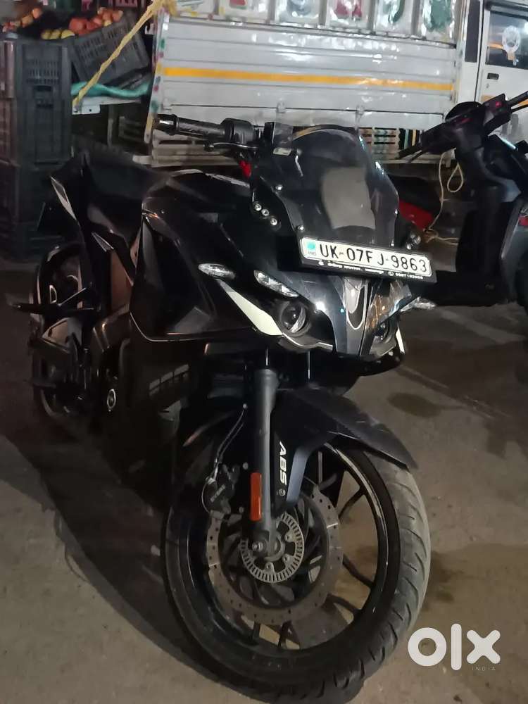 Rs200 2023 model In excellent condition
