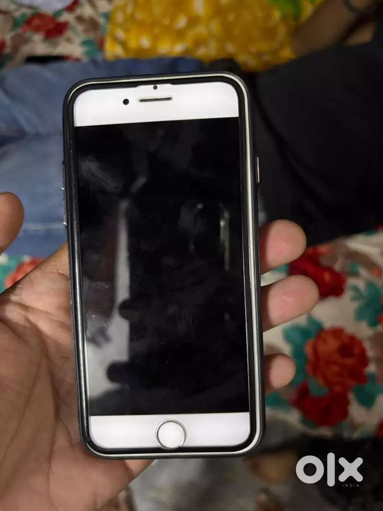 IPhone 7 At low range with good quality