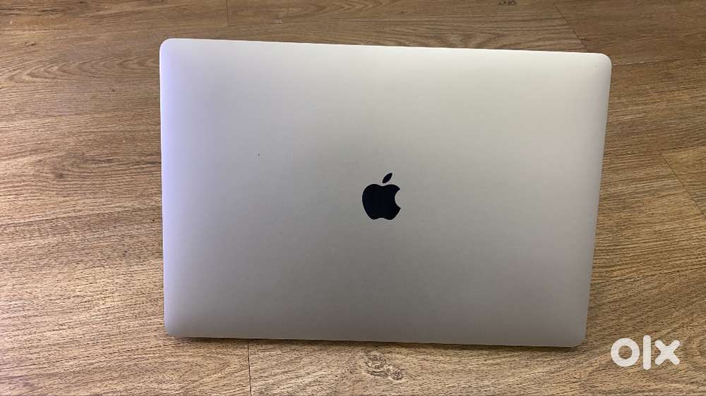 APPLE MACBOOK PRO A1990