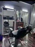 Furnished beauty parlour accessories & products