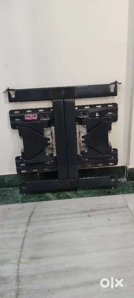 Wall mount bracket for TV