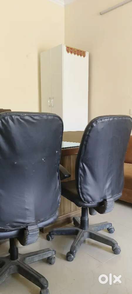 Real estate Sales 2 girls and 1 boys  , hndsome insentive, fix salary