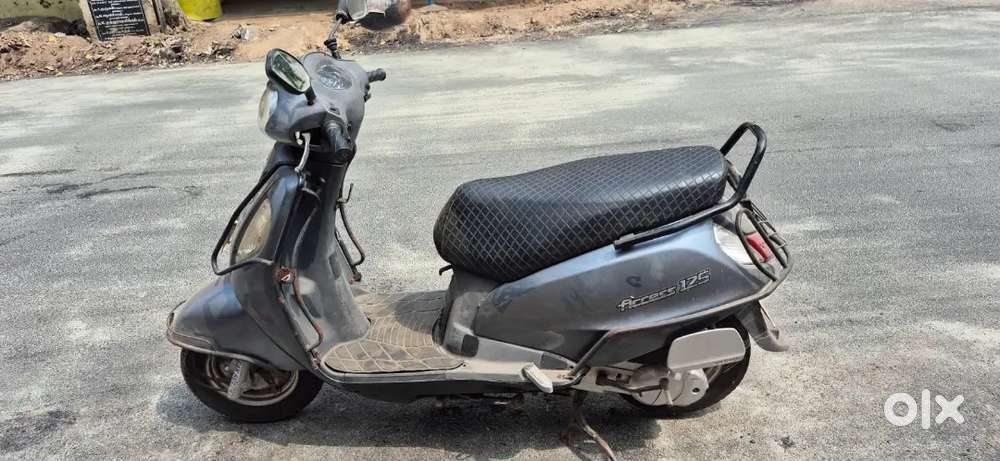 SUZUKI ACCESS 125CC; MODEL 2012; SELF STARTER; GREY COLOUR; BS3 MODEL