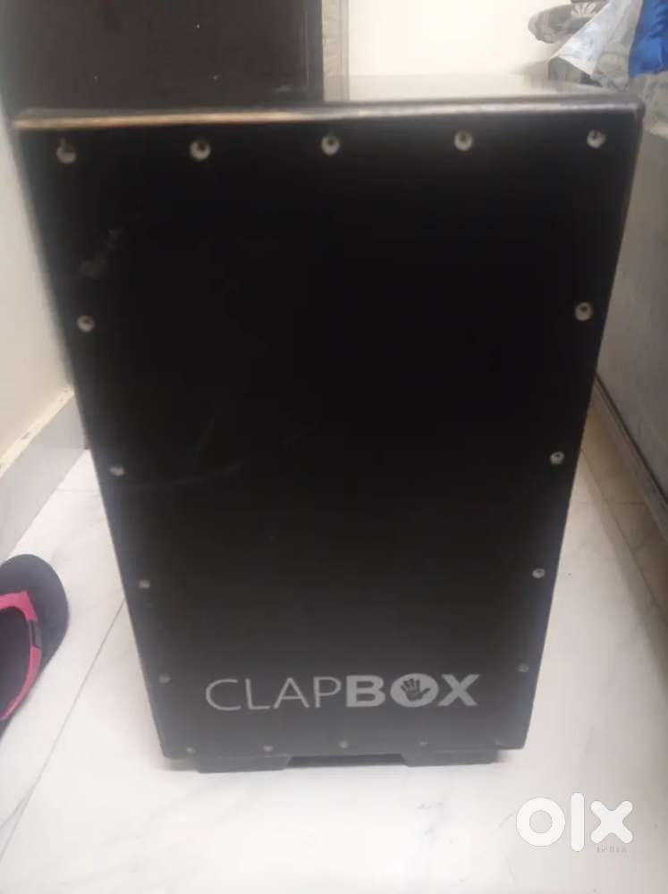 CLAPBOX mint condition two monts old original by clapbox with bill