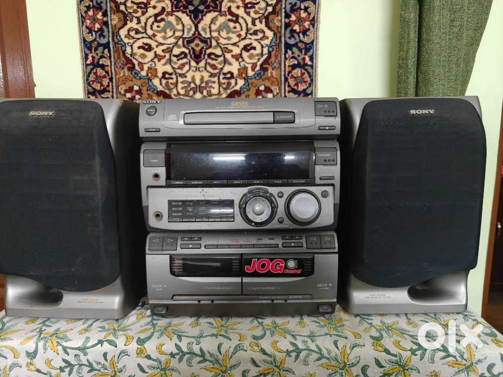 Sony GR 555 mini hi fi component system with Sony speakers