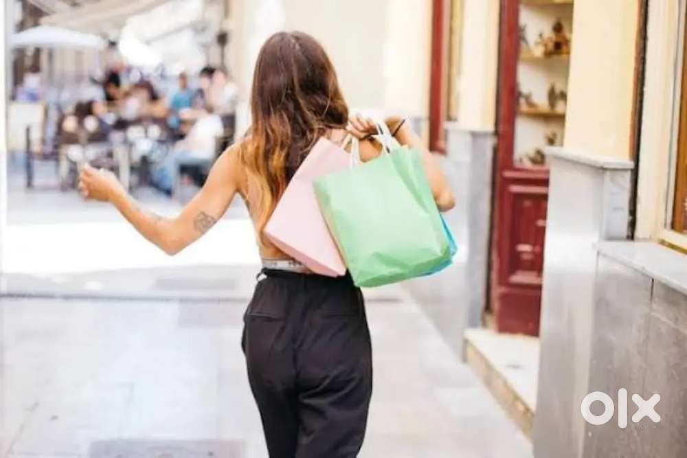 Shopping Mall ke liye Sidhi Bharti Booy & Girl