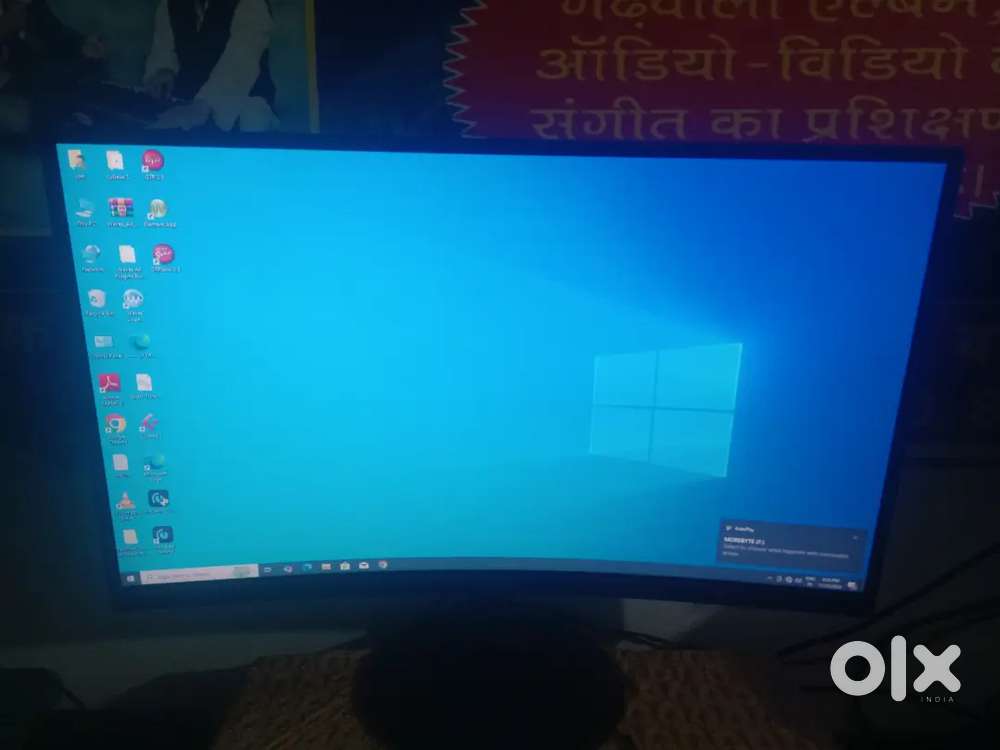 Monitor God condition me hai ander warranty 2 month 23.6 inch