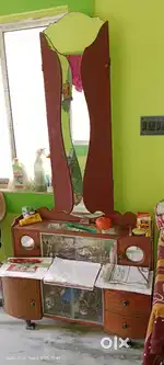 Dressing table