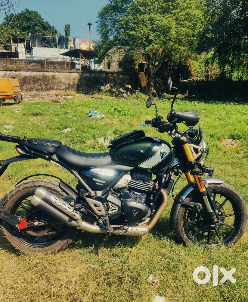 Triumph scrambler 400x  worth 360000 with all accessories?