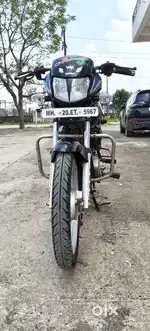 70 kmpl, अच्छी कंडीशन में है। डॉक्यूमेंट पूरे हैं।