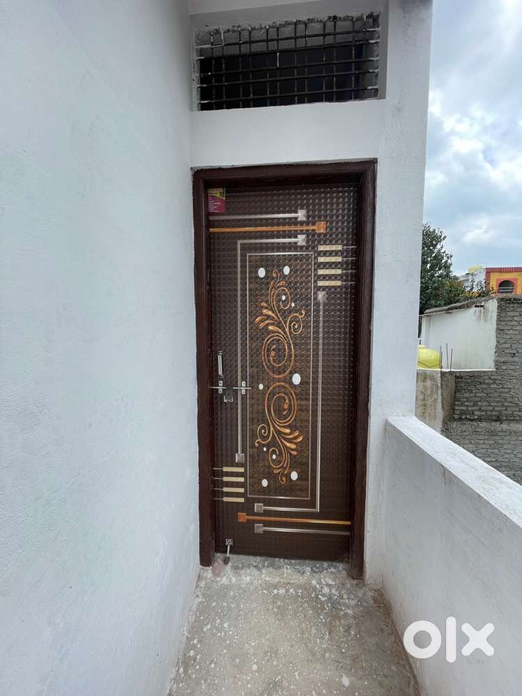 1 single room kiraye se dena hai price 2500