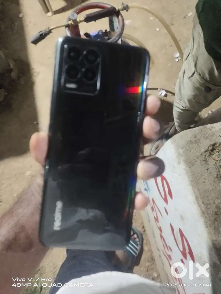 Realme 8 4GB 128 GB internet good condition