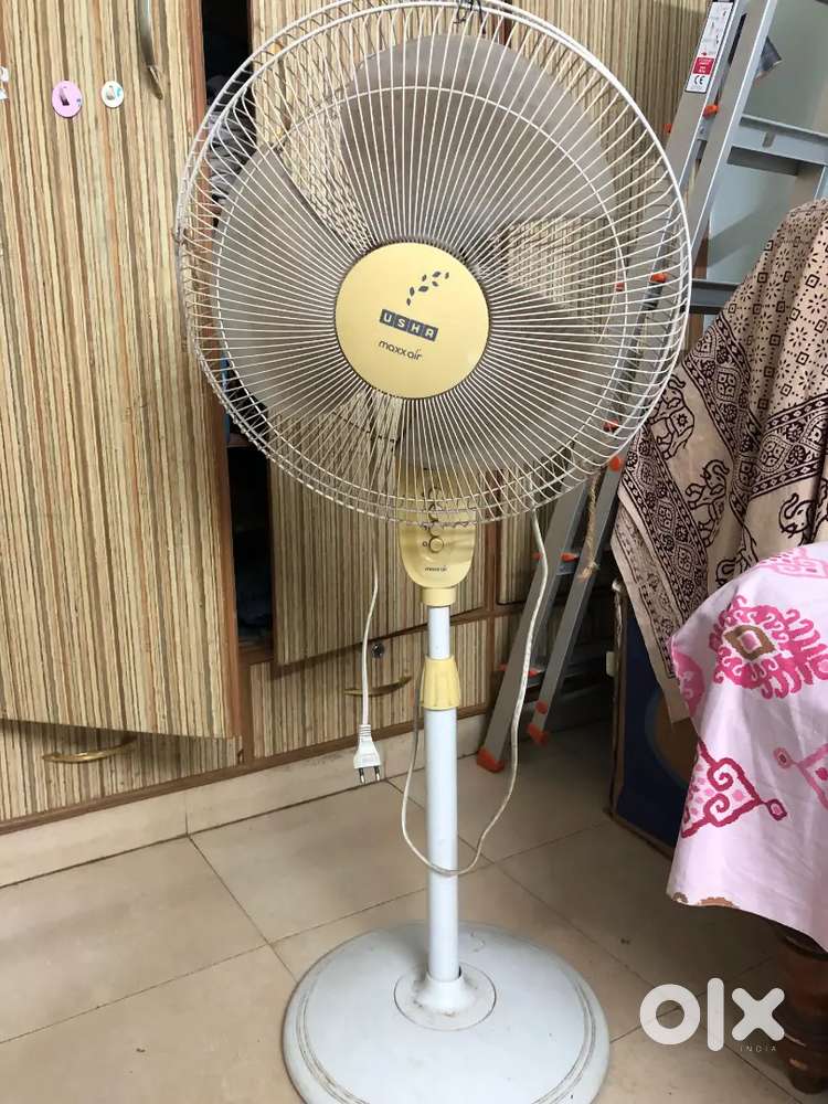 Usha maxx air pedestal fan
