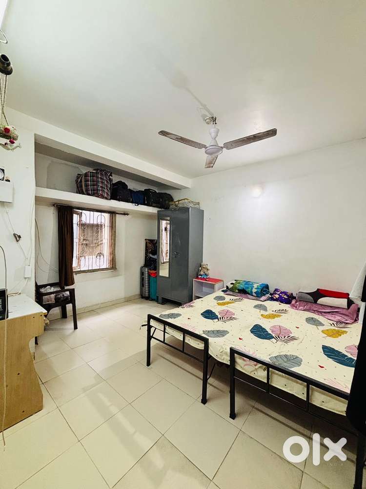 Urgently need female flatmate