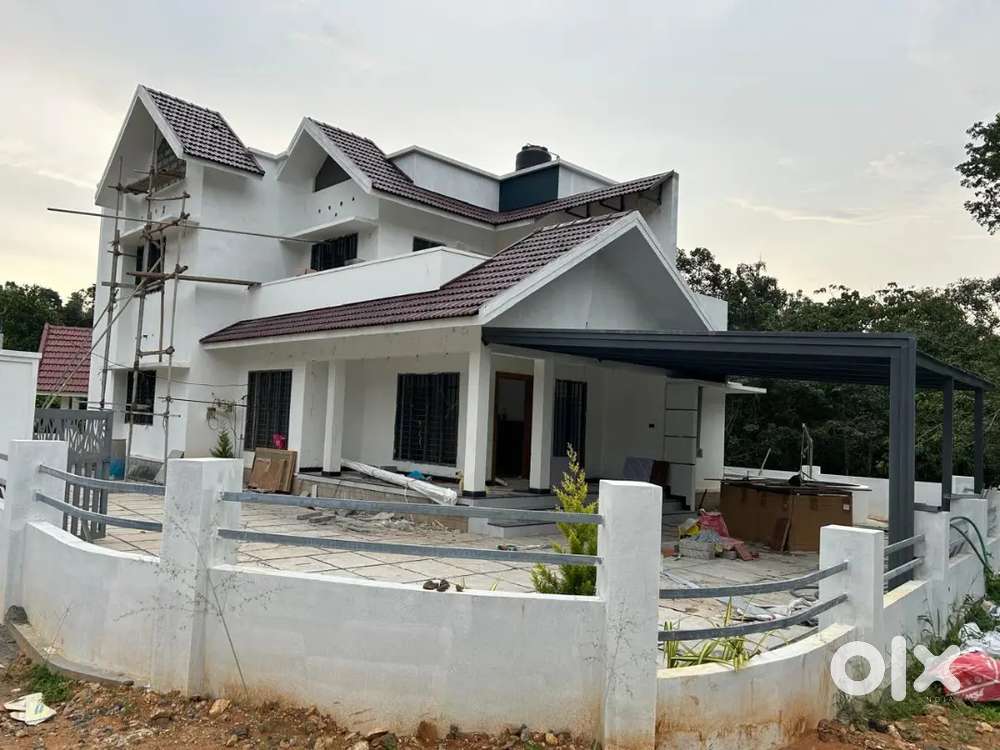 10 cent 2500sqft house under forane church kuravilangad near kozha 1Cr