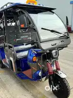 E rickshaw 6days old बिना बैटरी के 75000 रुपये में है।