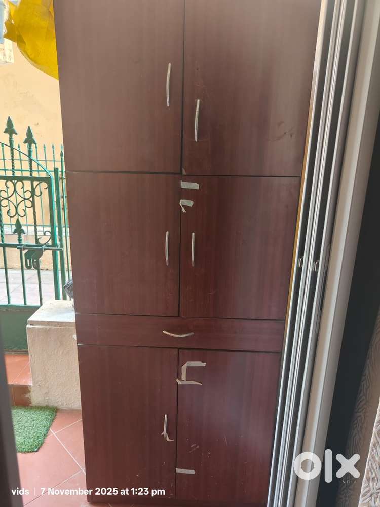 SOLID WOOD 6ft WARDROBE