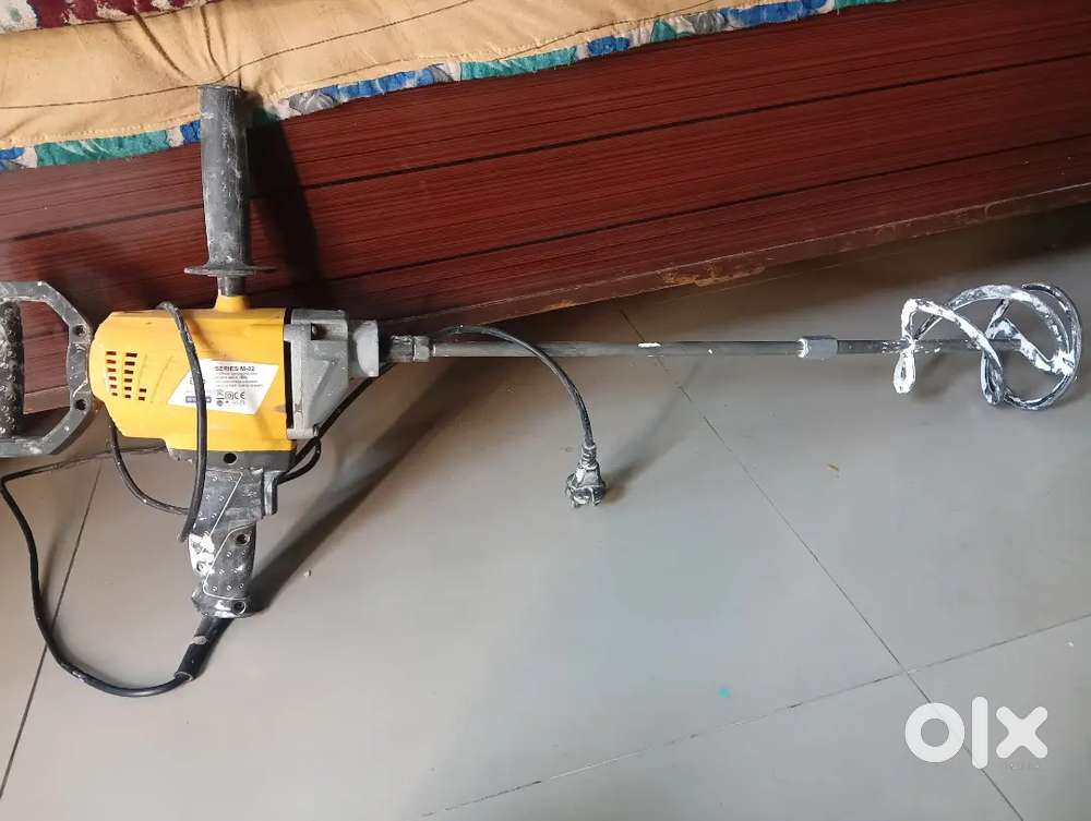 Putty mixing machine