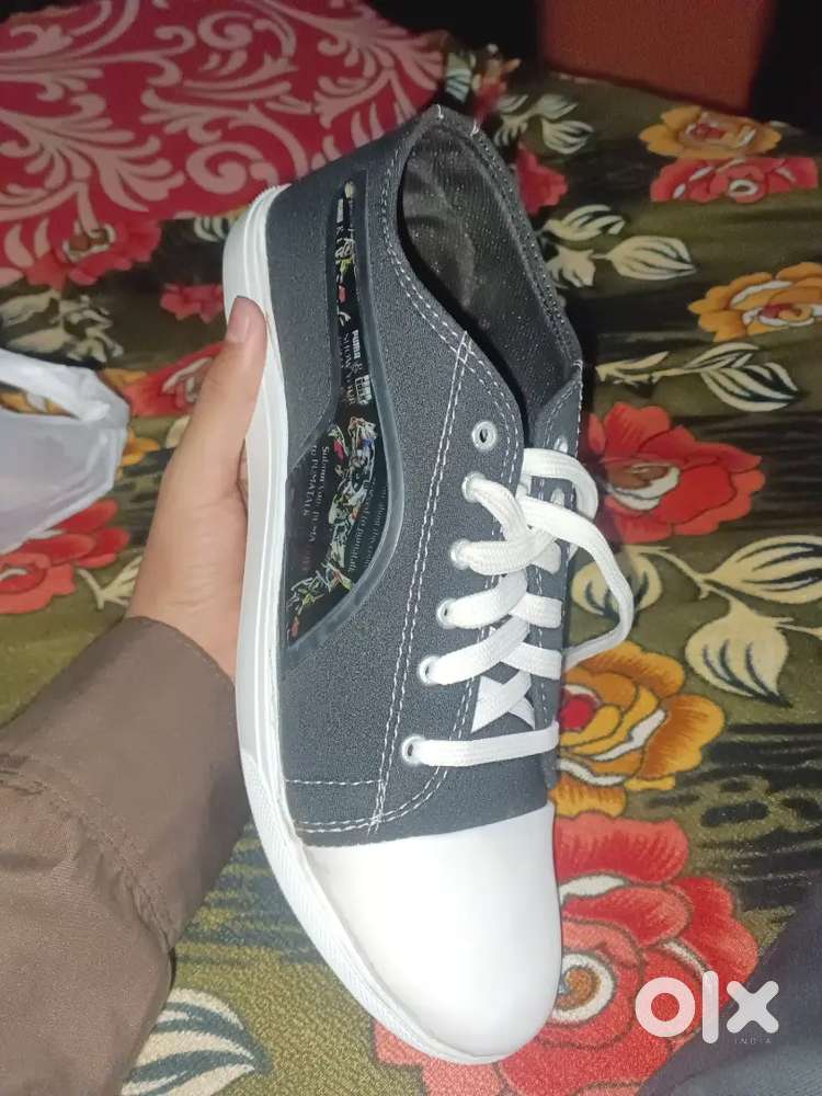 THE CASUAL SHOES