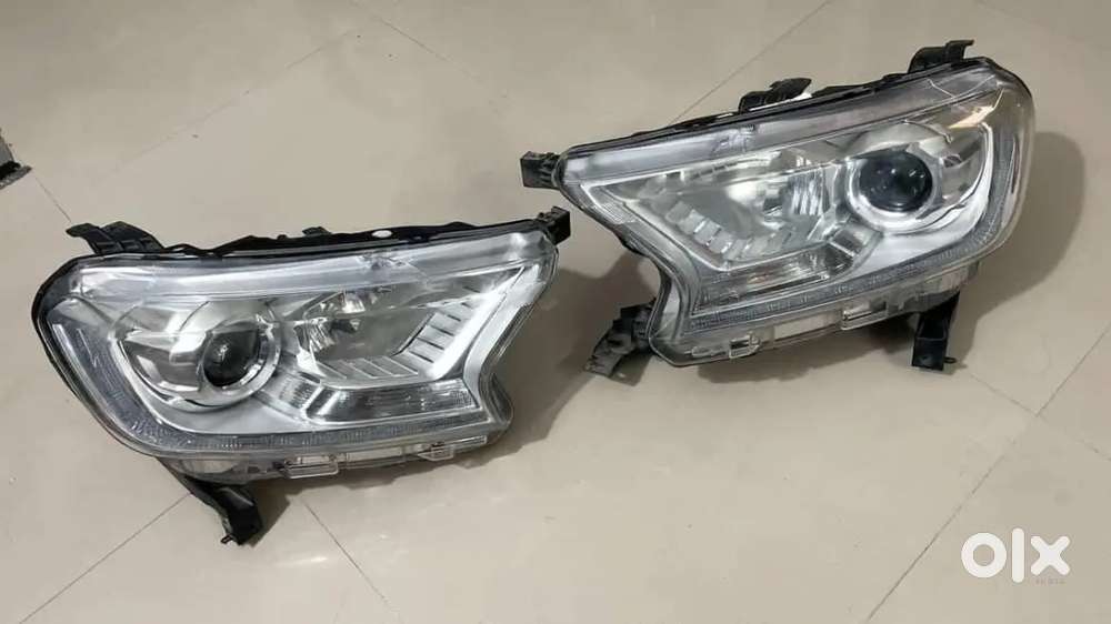 Ford Endeavour Head Light