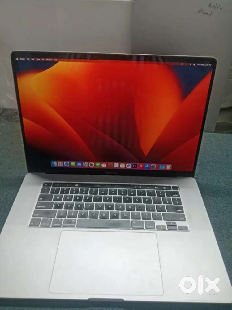 MACKBOOK PRO 2141 MINT CONDITION