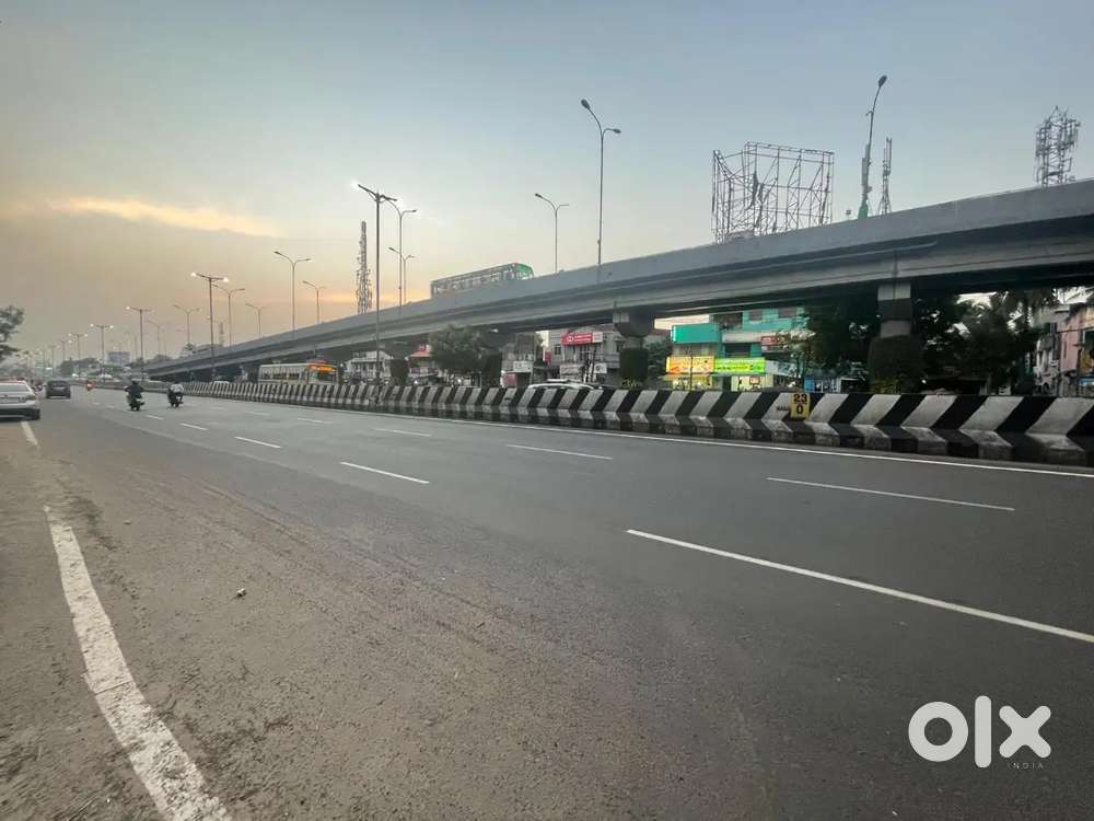 Commercial Land sale ongst road chrompet