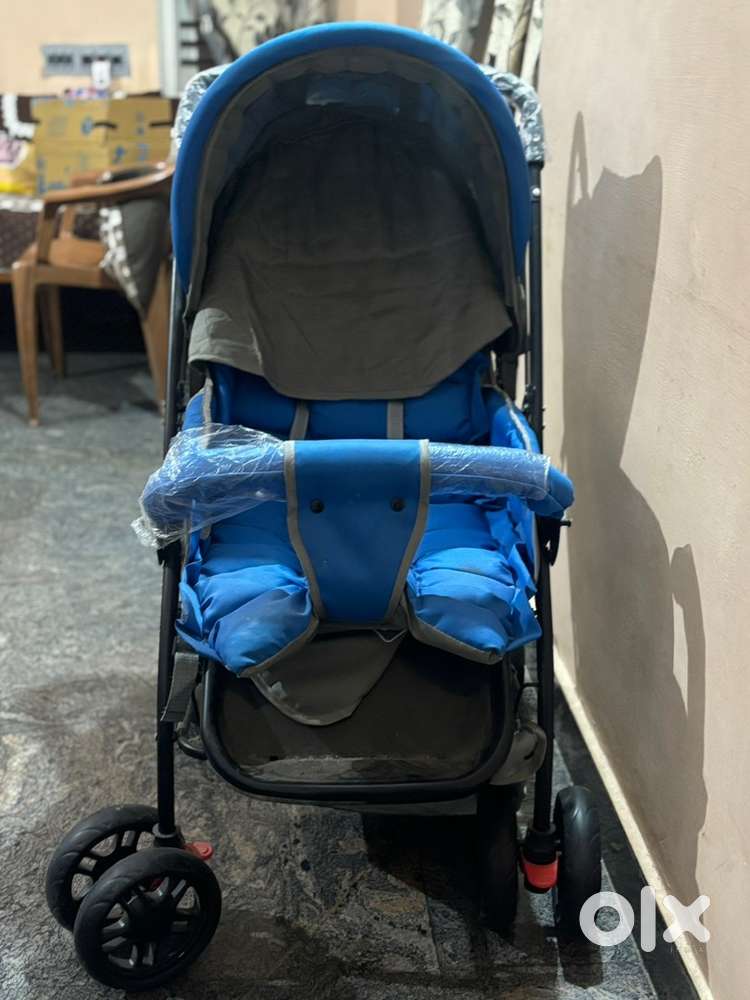 Baby hug stroller