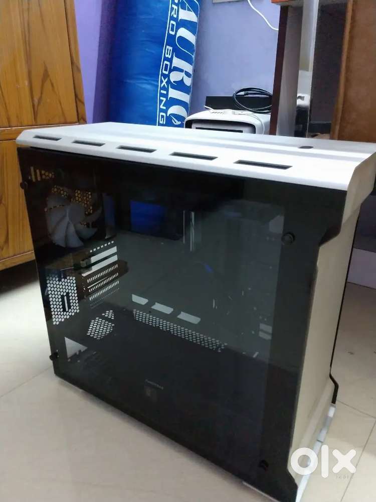 Phantakes enthoo evolv with 4 LED fans