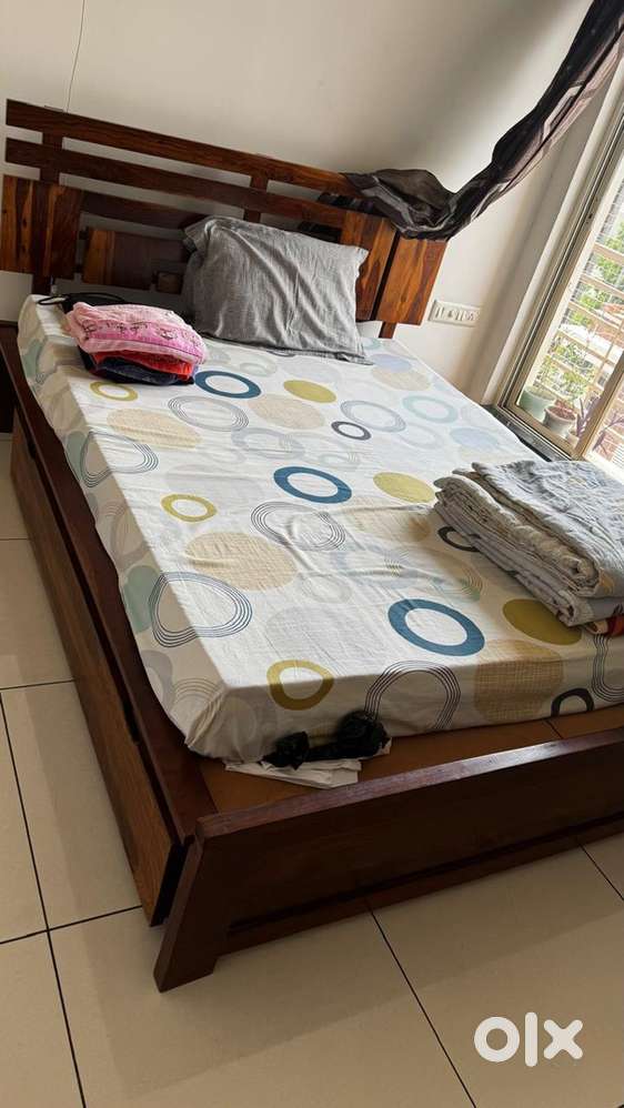 Rosewood (Sheesham) queen size drawer bed