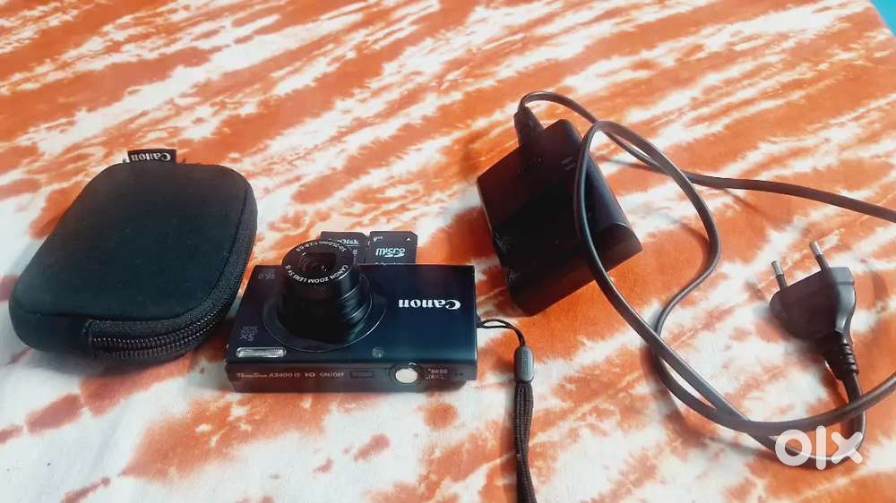 Powershot Canon (A 3400 IS)// Original and looking like Brand new//