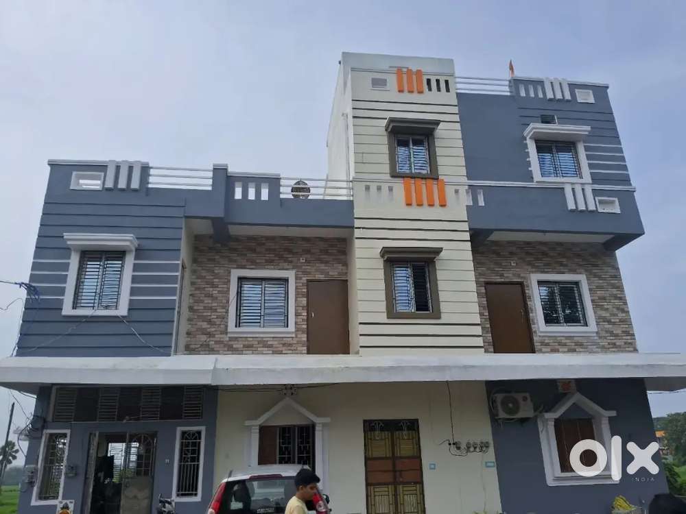 1BHK independent houses(2nos) with car parking area.
