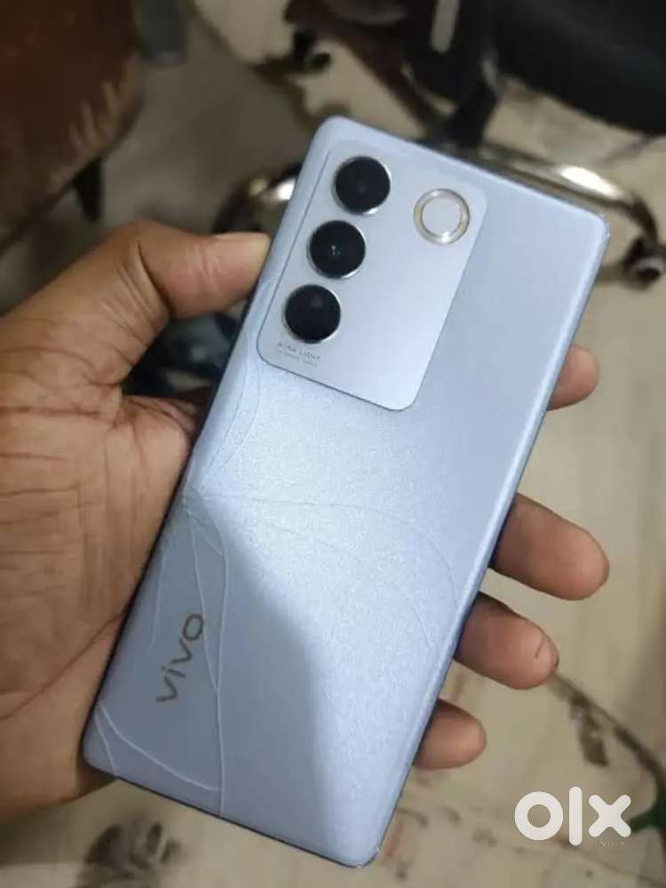 Vivo V27 8gb 128gb Small screen crack and back panel crack