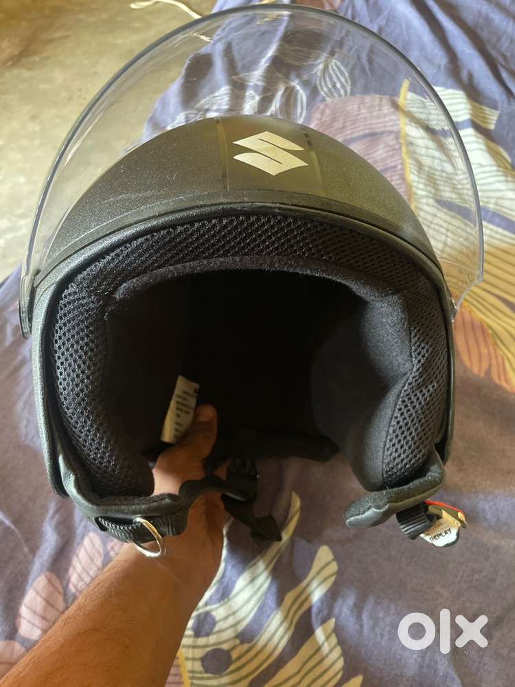 Suzuki replay helmet brand new