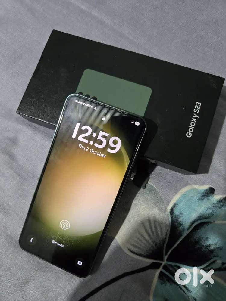 SAMSUNG S23 256 GB 8 Month old