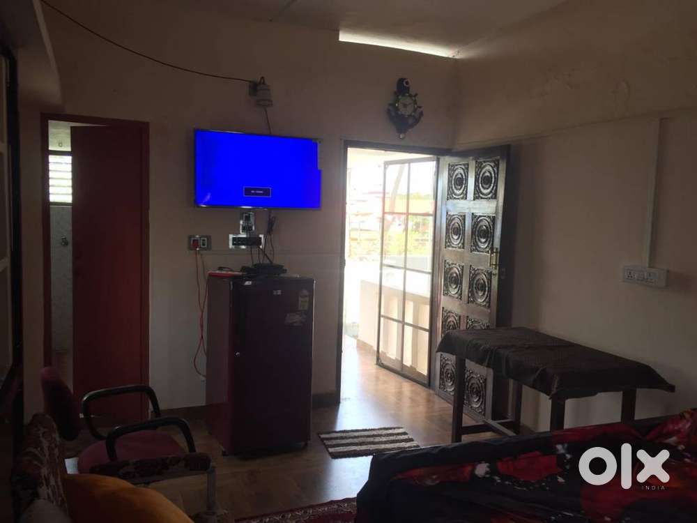 AC ROOM FOR DAILY RENT NEAR SREE PADMANABHASWAMY TEMPLE EAST FORT