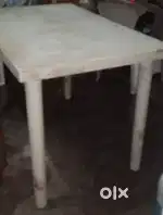 Plastic table