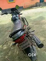 Gari chlta nhi h rakha hua rahta hai esliye acha condition me hai