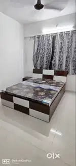 BRAND NEW QUEEN SIZE BOX STORAGE BED IN FACTORY PRICE