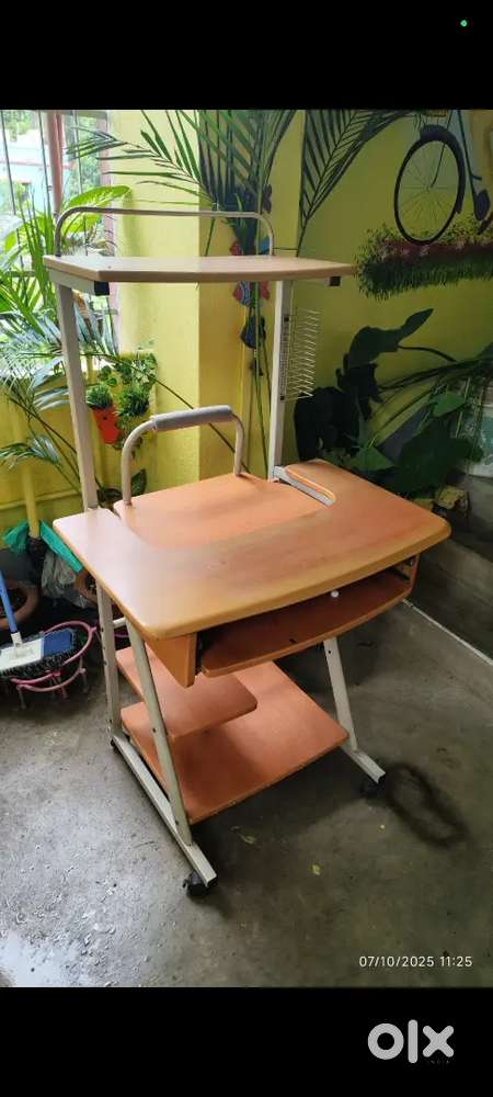 Computer Table