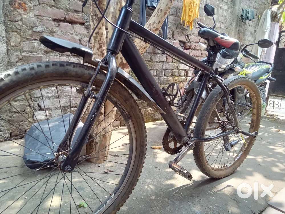 Only front brack and stand Krab h baki sab best h