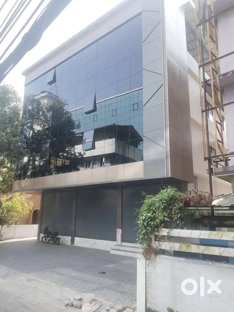 5500 SQFT INDEPENDENT BUILDING AT VYTTILA