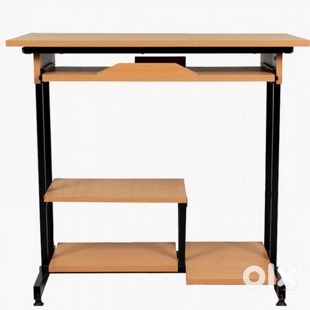 Computer table ,         For sell      good condition - looks like new