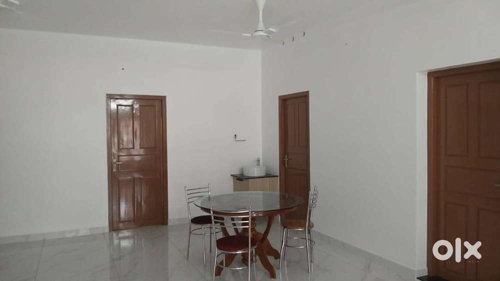 3 BHK SEMI FURNISHED 1ST FLOOR FOR FAMILY