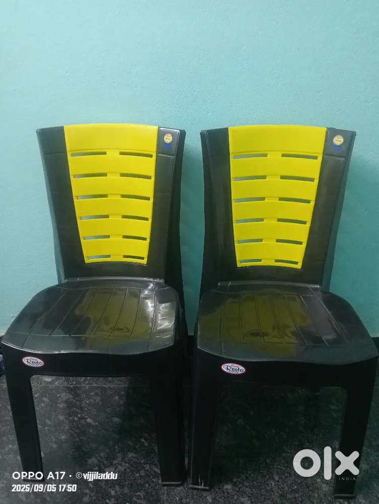 Not use Mbr RESTO BRAND New chairs & table