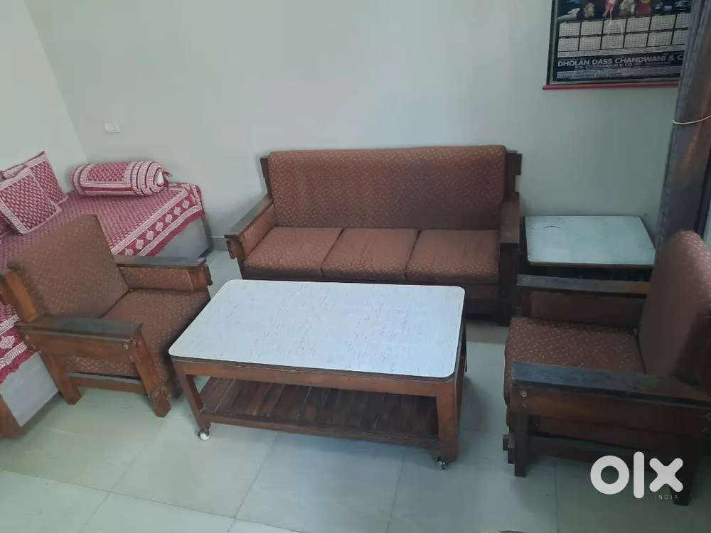 Sofa set with table in good condition